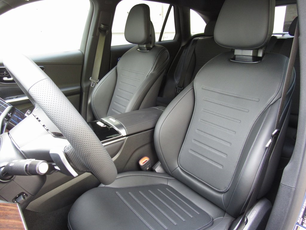 2026 Mercedes Benz GLC 300 4MATIC photo 8