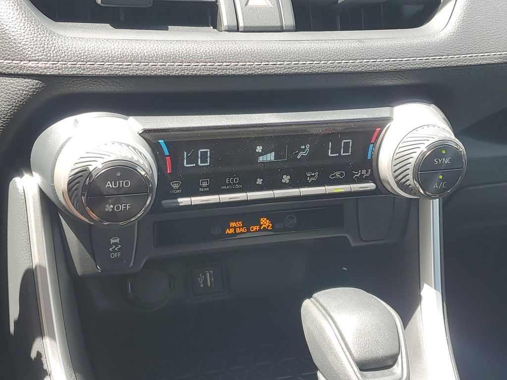 2025 Toyota RAV4 Hybrid LE photo 25