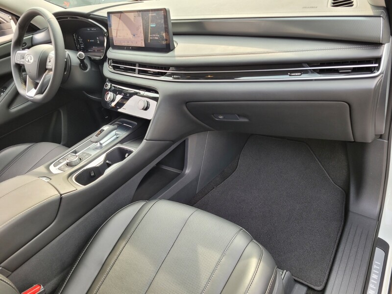 2024 Infiniti QX60 Luxe photo 16