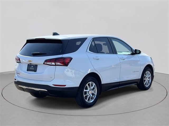 2022 Chevrolet Equinox LT photo 3