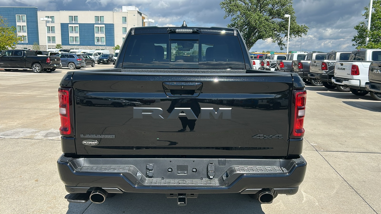 2025 Ram 1500 Laramie photo 4