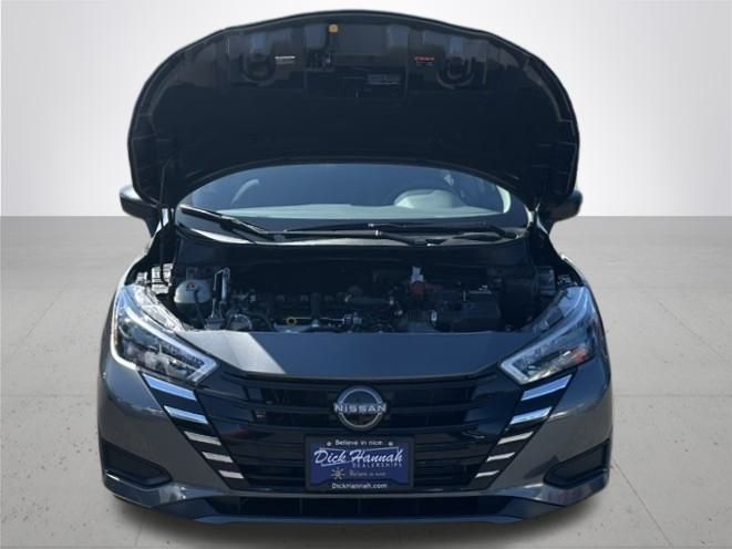 2025 Nissan Versa 1.6 S photo 4