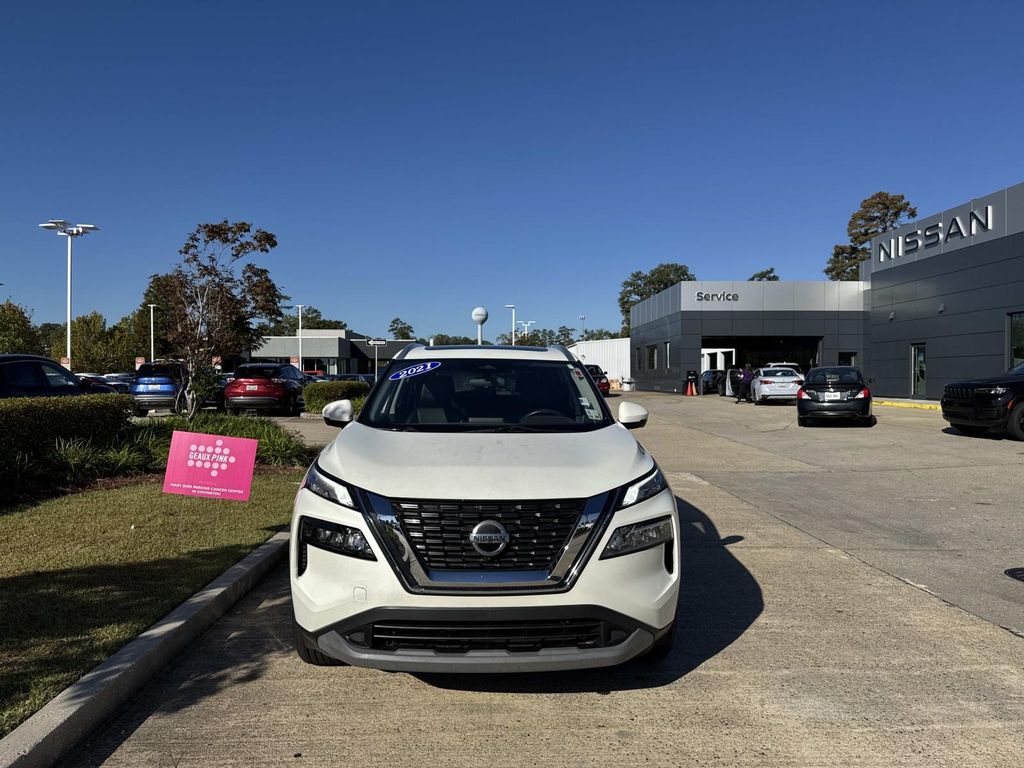 2021 Nissan Rogue SV photo 2