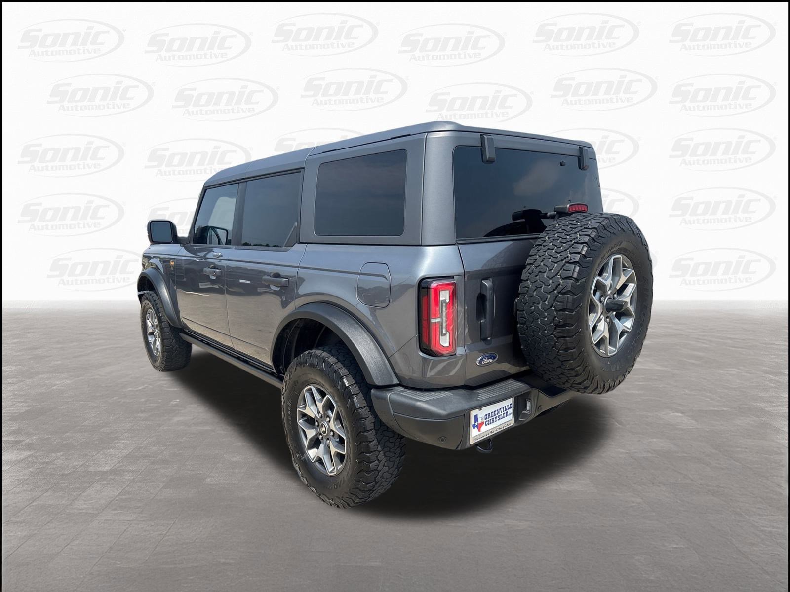 2022 Ford Bronco Badlands photo 2