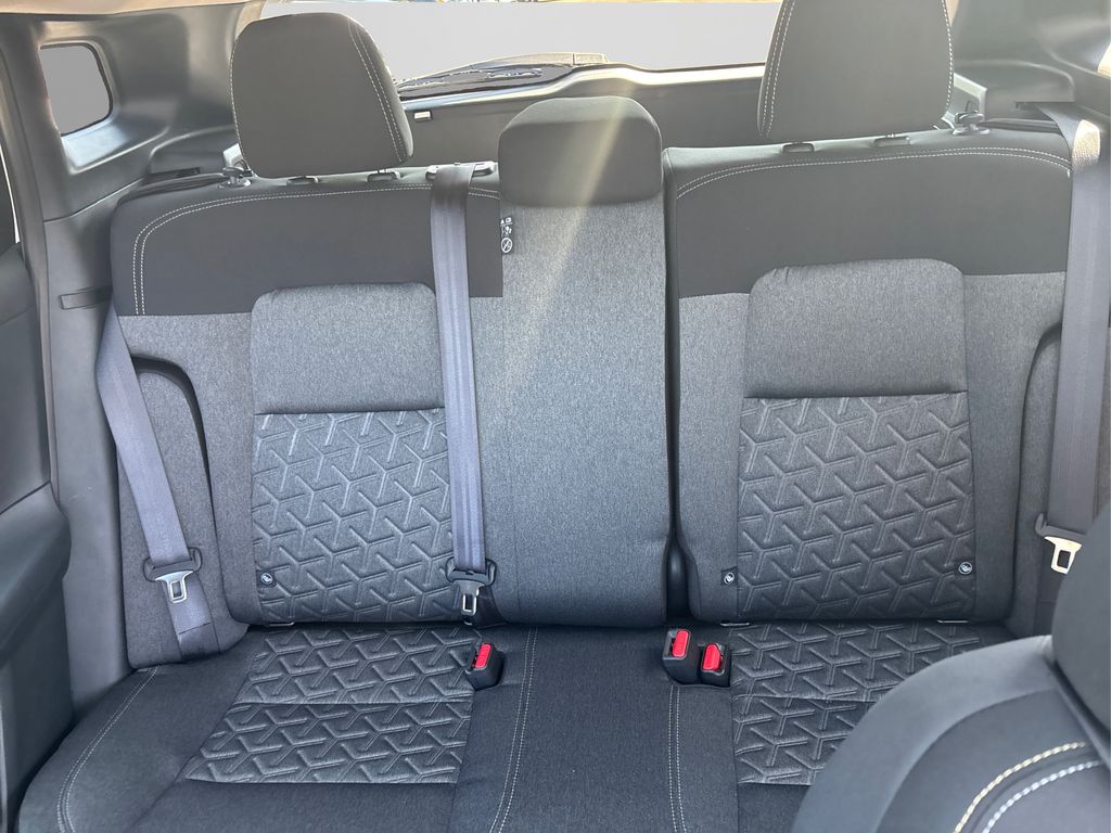 2025 Nissan Kicks SV photo 15