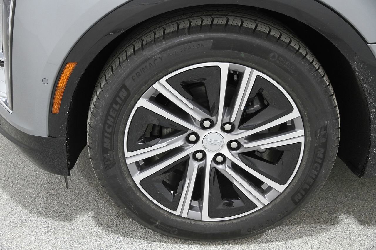 2025 Cadillac Lyriq Luxury photo 21