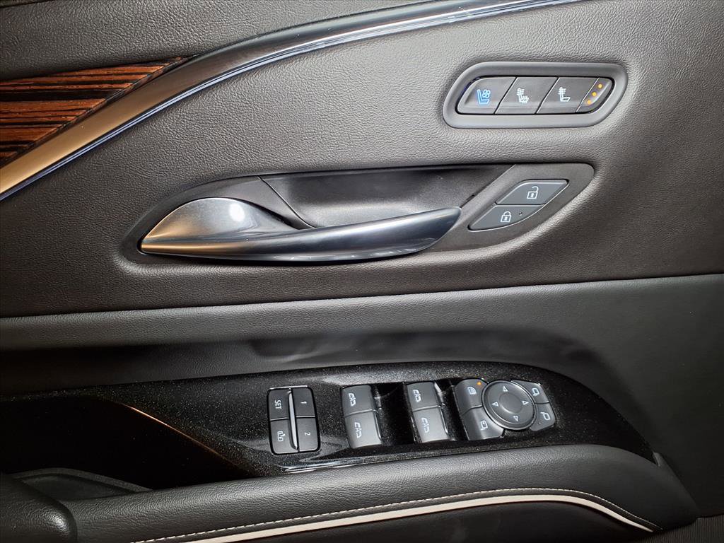2022 Cadillac Escalade ESV Premium Luxury photo 16