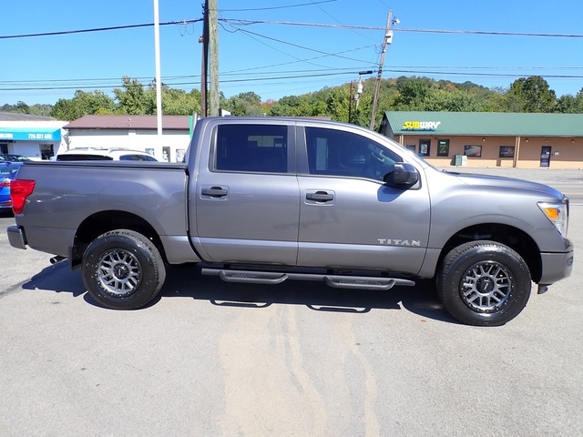 2024 Nissan Titan SV photo 6