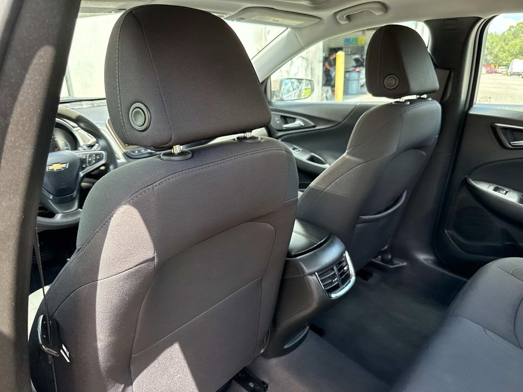 2023 Chevrolet Malibu 1LT photo 10