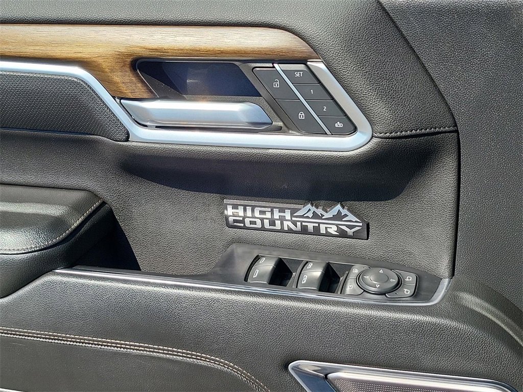 2022 Chevrolet Silverado 1500 High Country photo 4