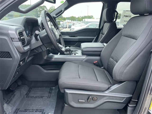 2025 Ford F-150 XLT photo 10