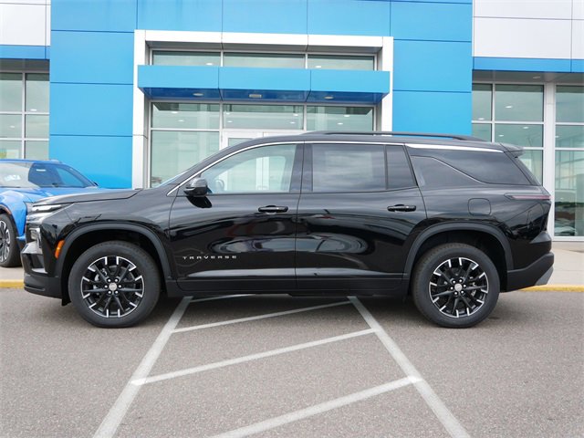 2026 Chevrolet Traverse photo 2