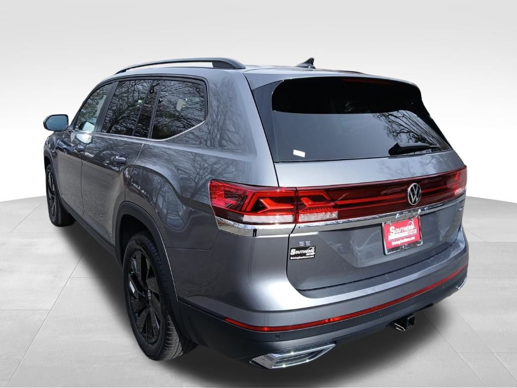 2025 Volkswagen Atlas SE Technology photo 3