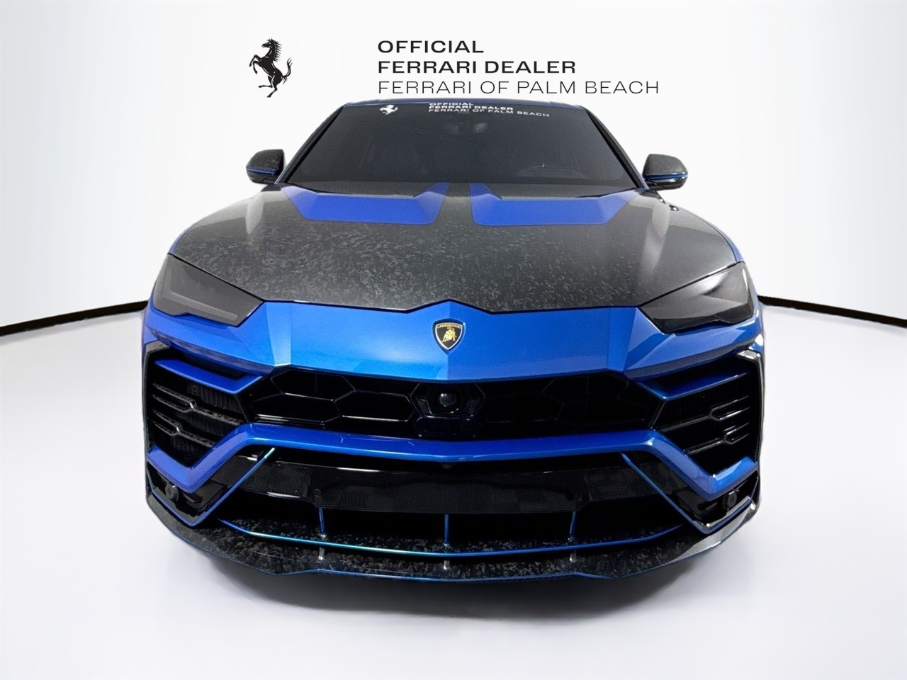 2019 Lamborghini Urus Base photo 2