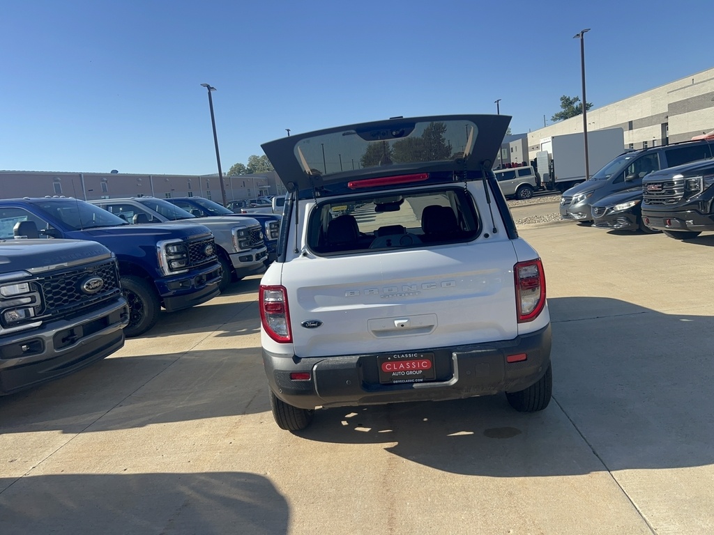 2025 Ford Bronco Sport Outer Banks photo 4