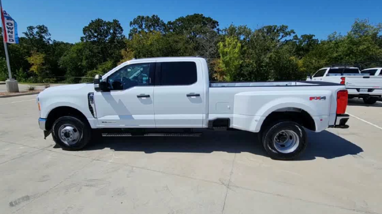 2023 Ford F-350 XLT photo 31