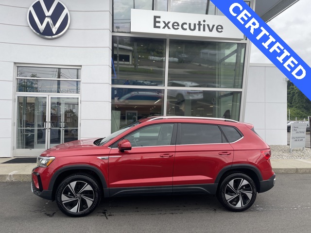 2024 Volkswagen Taos SE photo 2