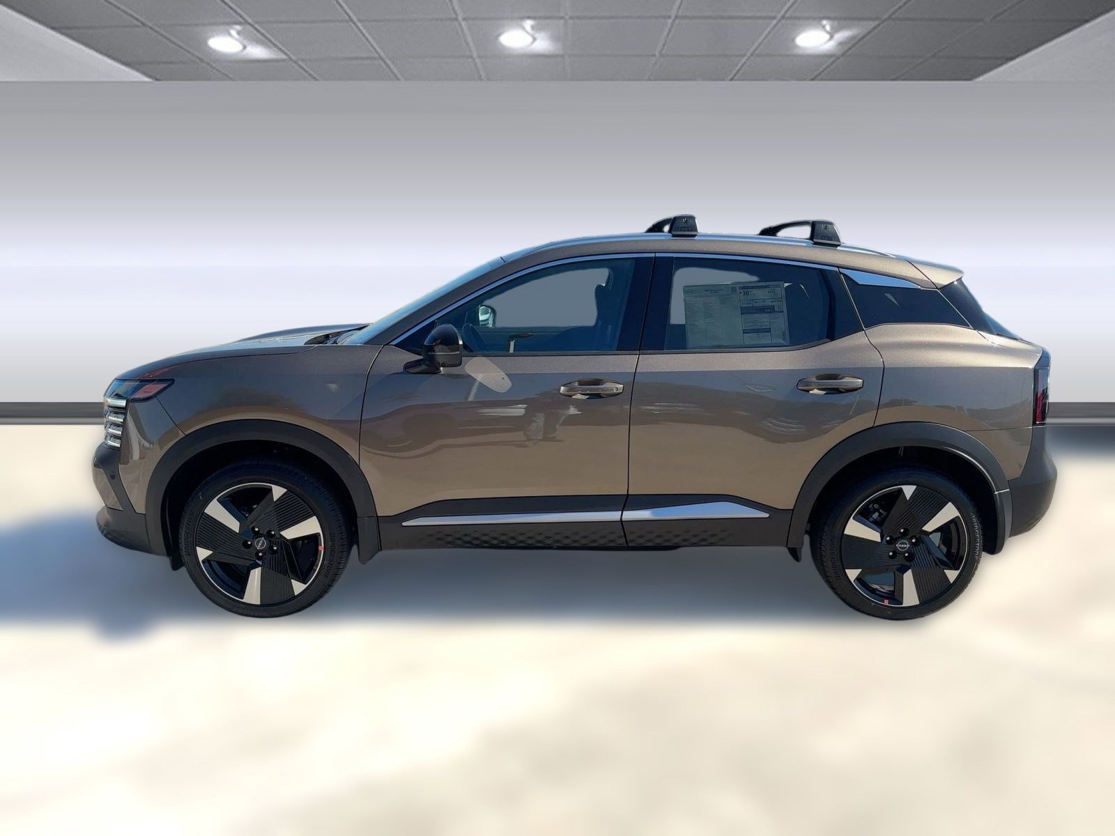 2026 Nissan Kicks SR photo 2