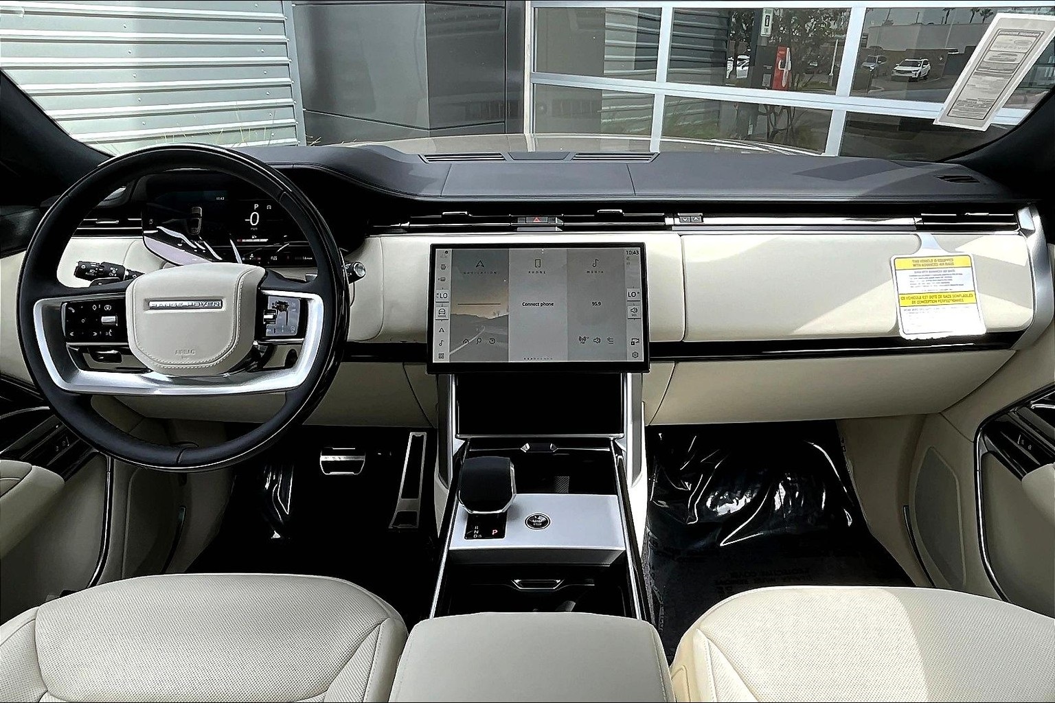 2025 Land Rover Range Rover SE photo 5