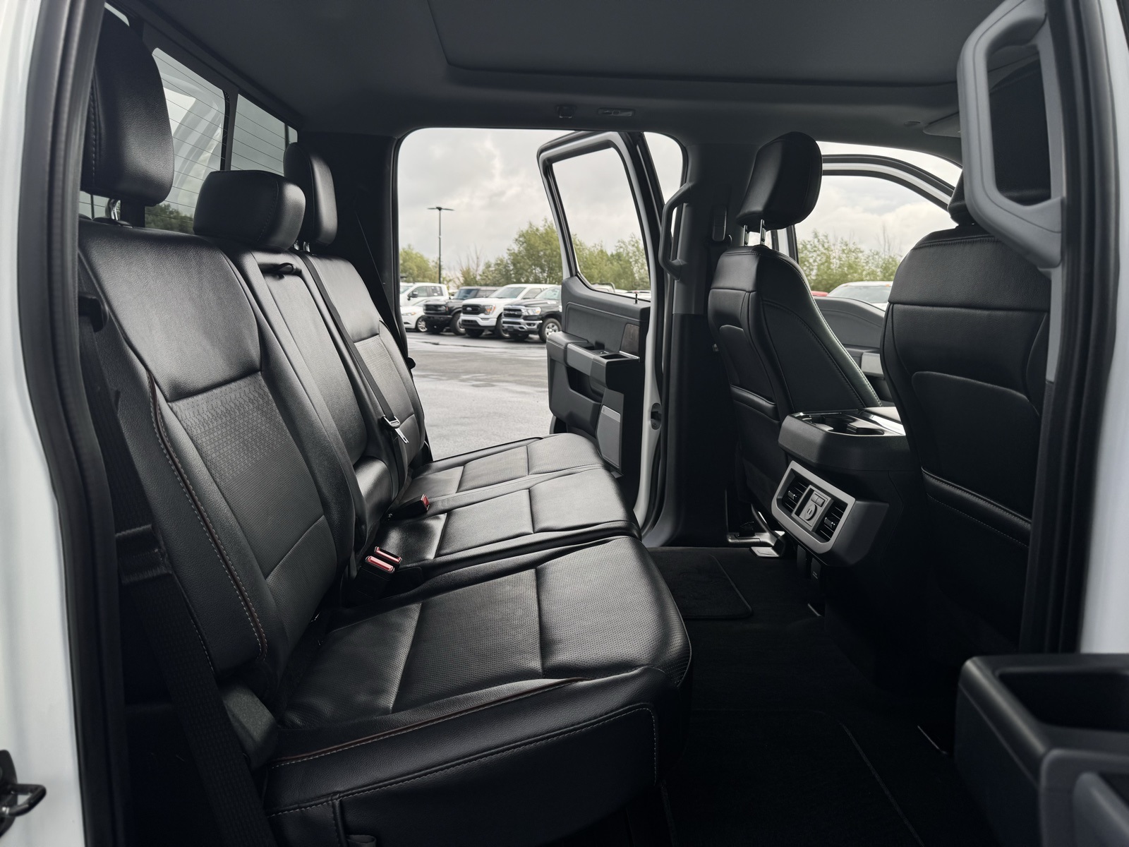 2024 Ford F-350 photo 30