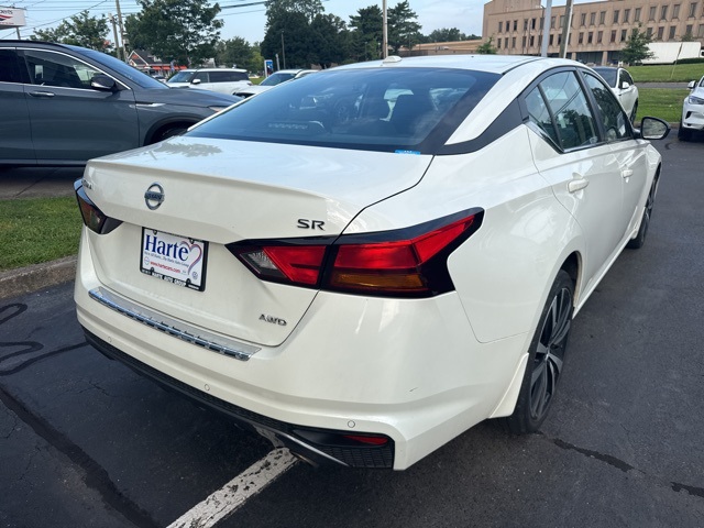 2022 Nissan Altima 2.5 SR photo 3