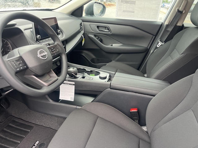 2025 Nissan Rogue S photo 15