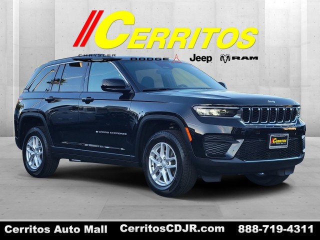 2025 Jeep Grand Cherokee Laredo's photo