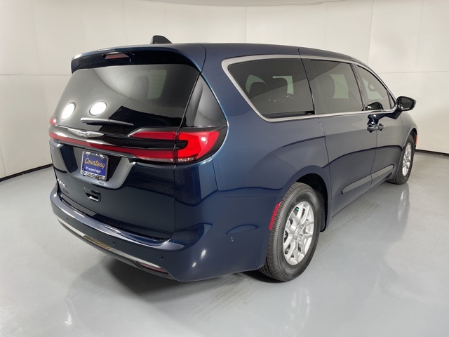 2025 Chrysler Pacifica photo 8