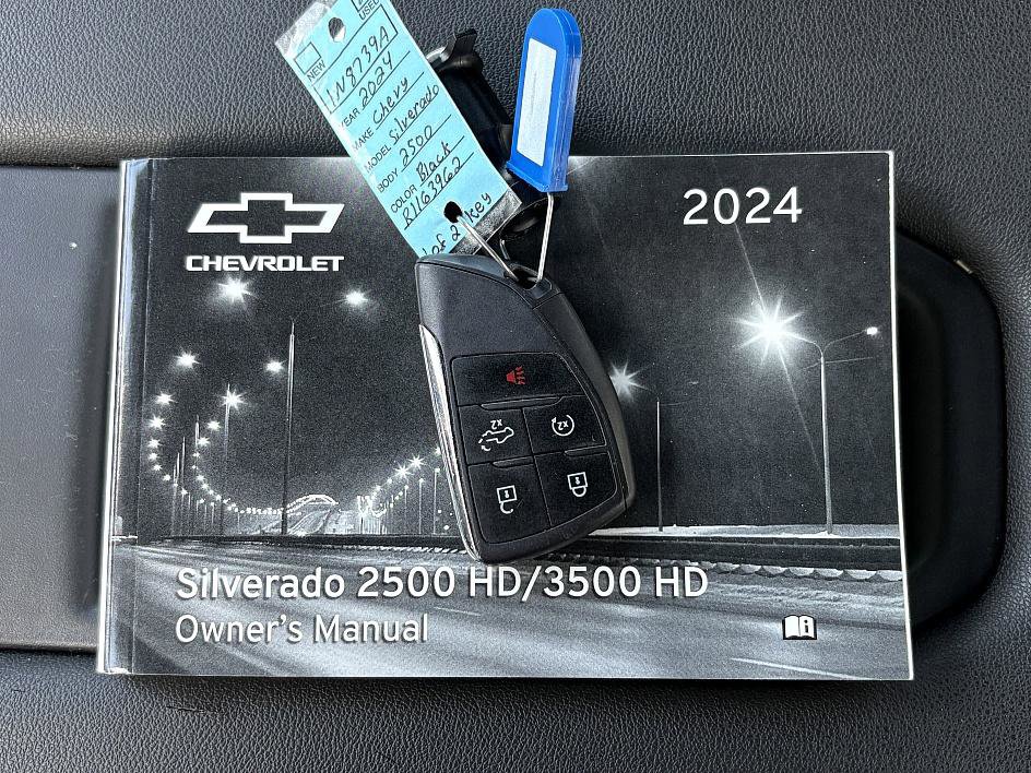 2024 Chevrolet Silverado 2500HD Custom photo 27