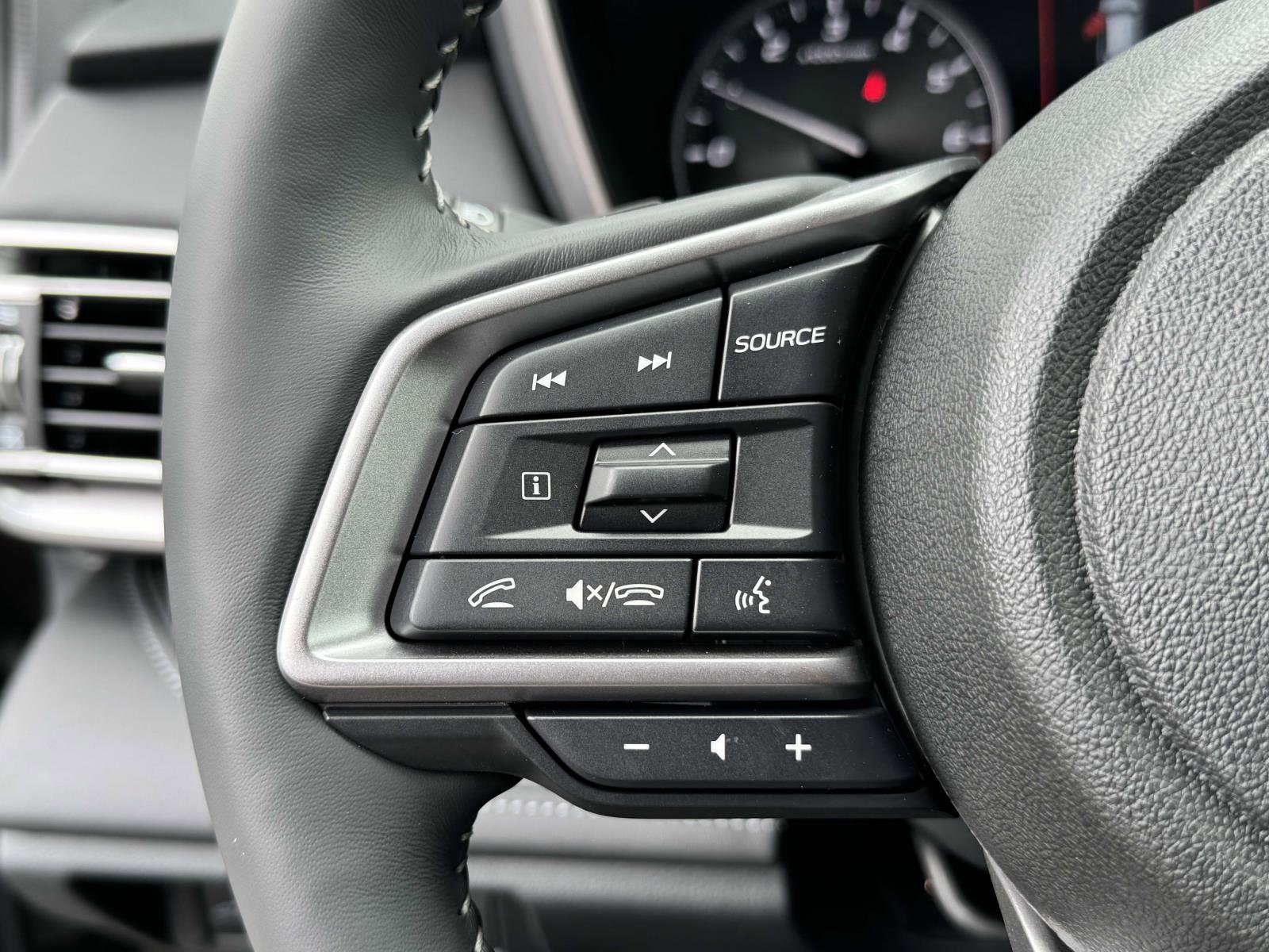 2025 Subaru Outback Touring photo 15