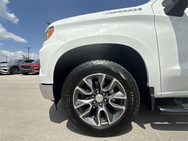 2024 Chevrolet Silverado 1500 LT photo 10