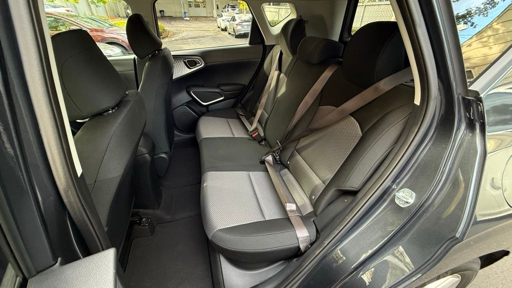 2024 Kia Soul LX photo 12