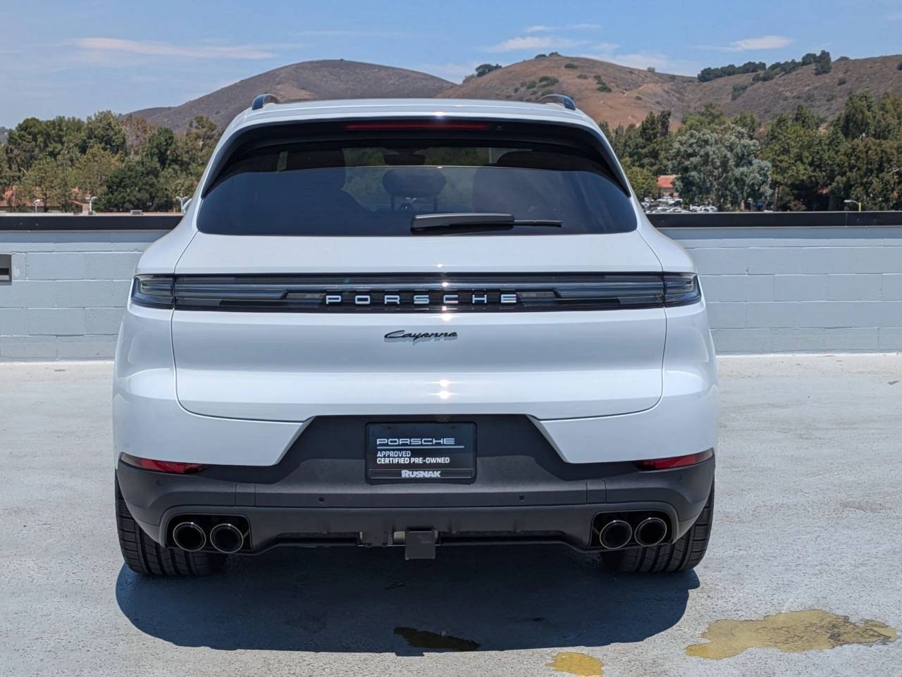 2025 Porsche Cayenne Base photo 6