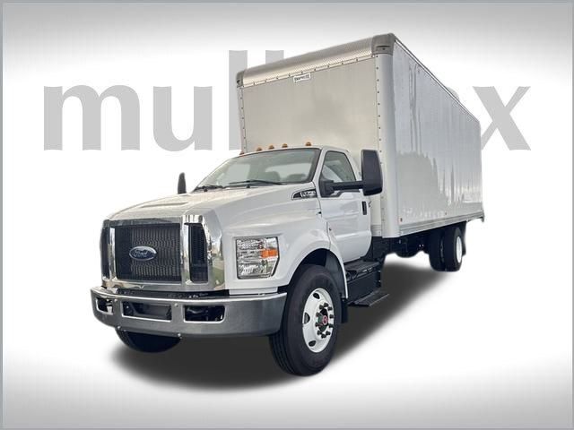 2025 Ford F-750 SuperCab Base photo 13