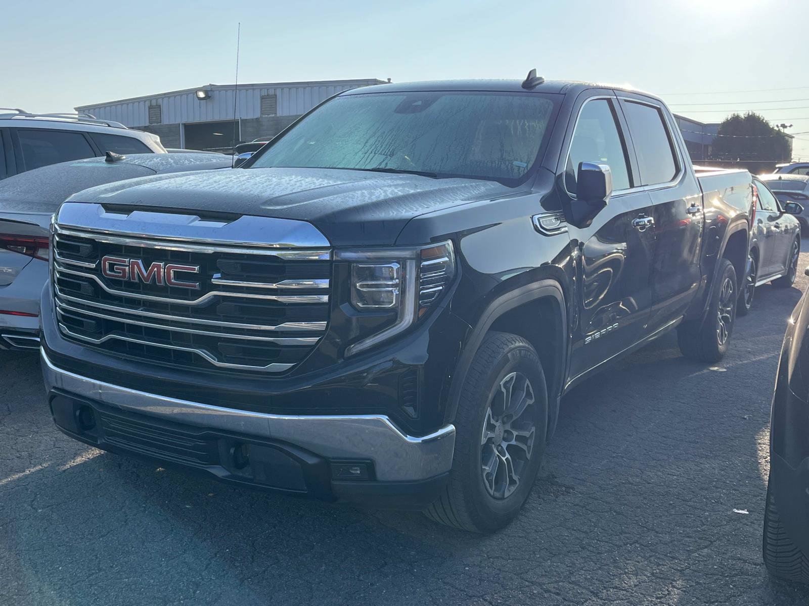 2024 Gmc Sierra 1500 SLT photo 3