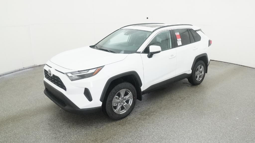 2025 Toyota RAV4 XLE's photo