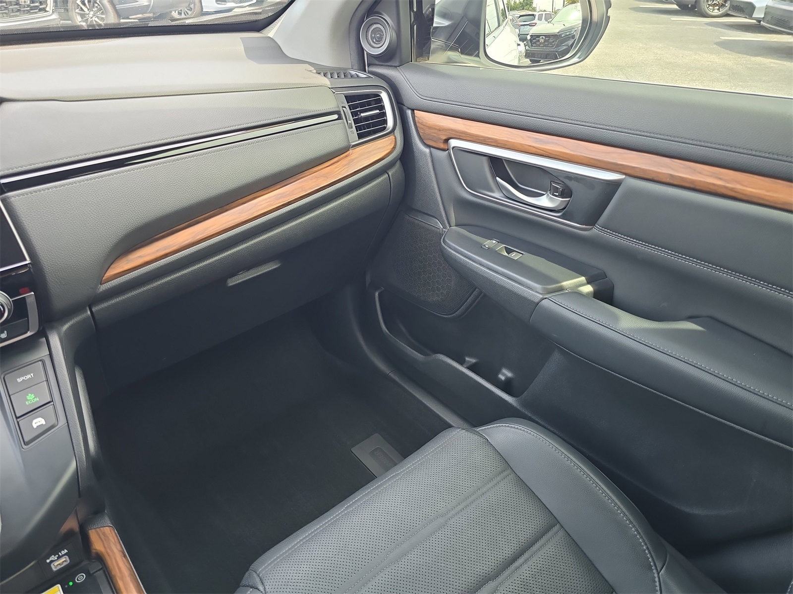 2022 Honda CR-V Hybrid Touring photo 10