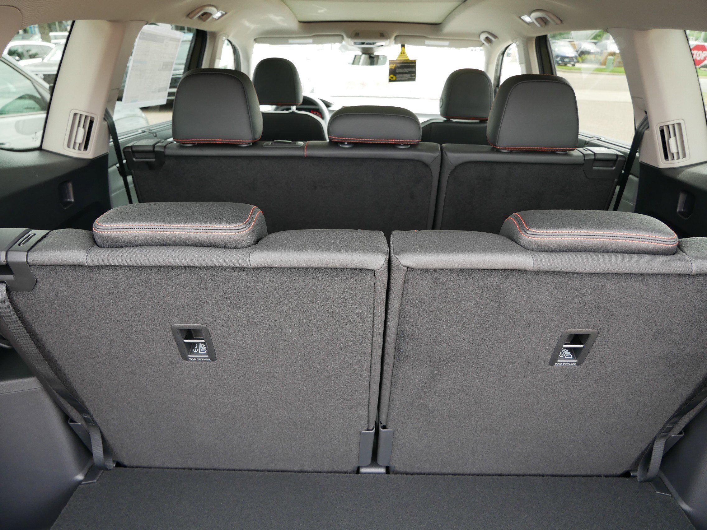 2025 Volkswagen Atlas Peak Edition SE photo 3