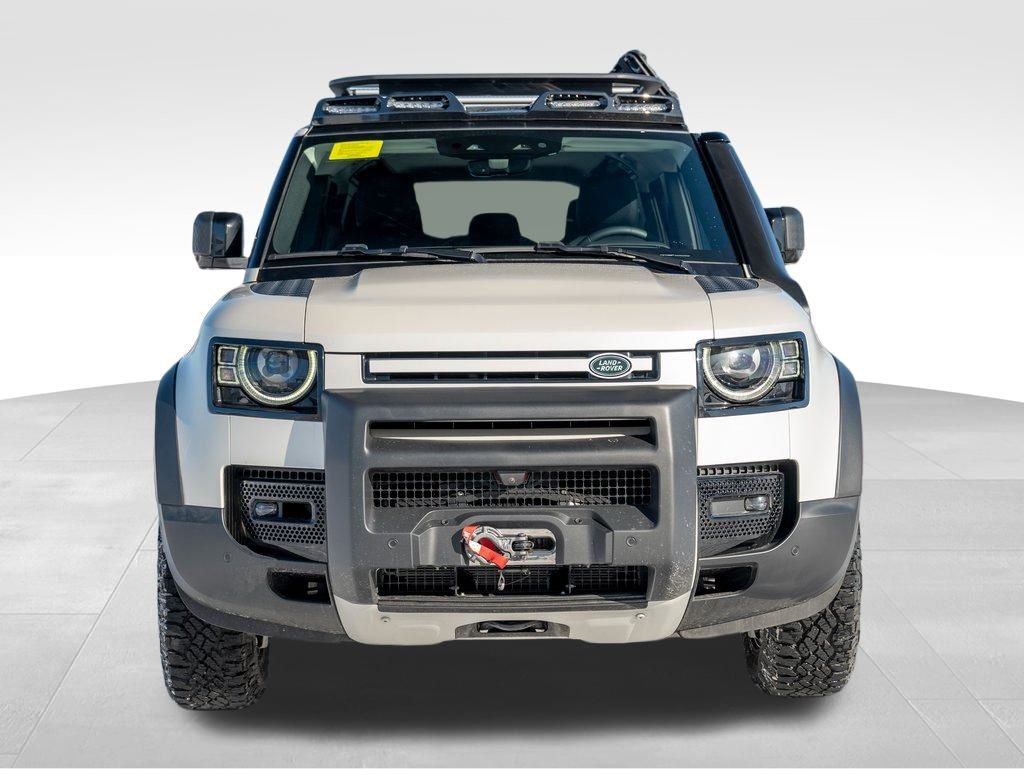 2024 Land Rover Defender 110 S photo 2