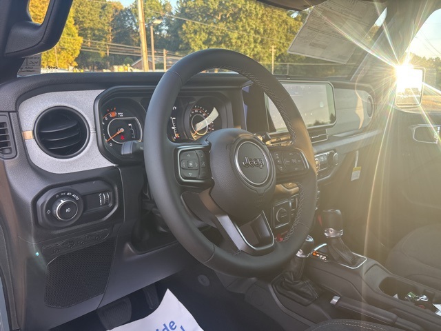2025 Jeep Wrangler Willys photo 14