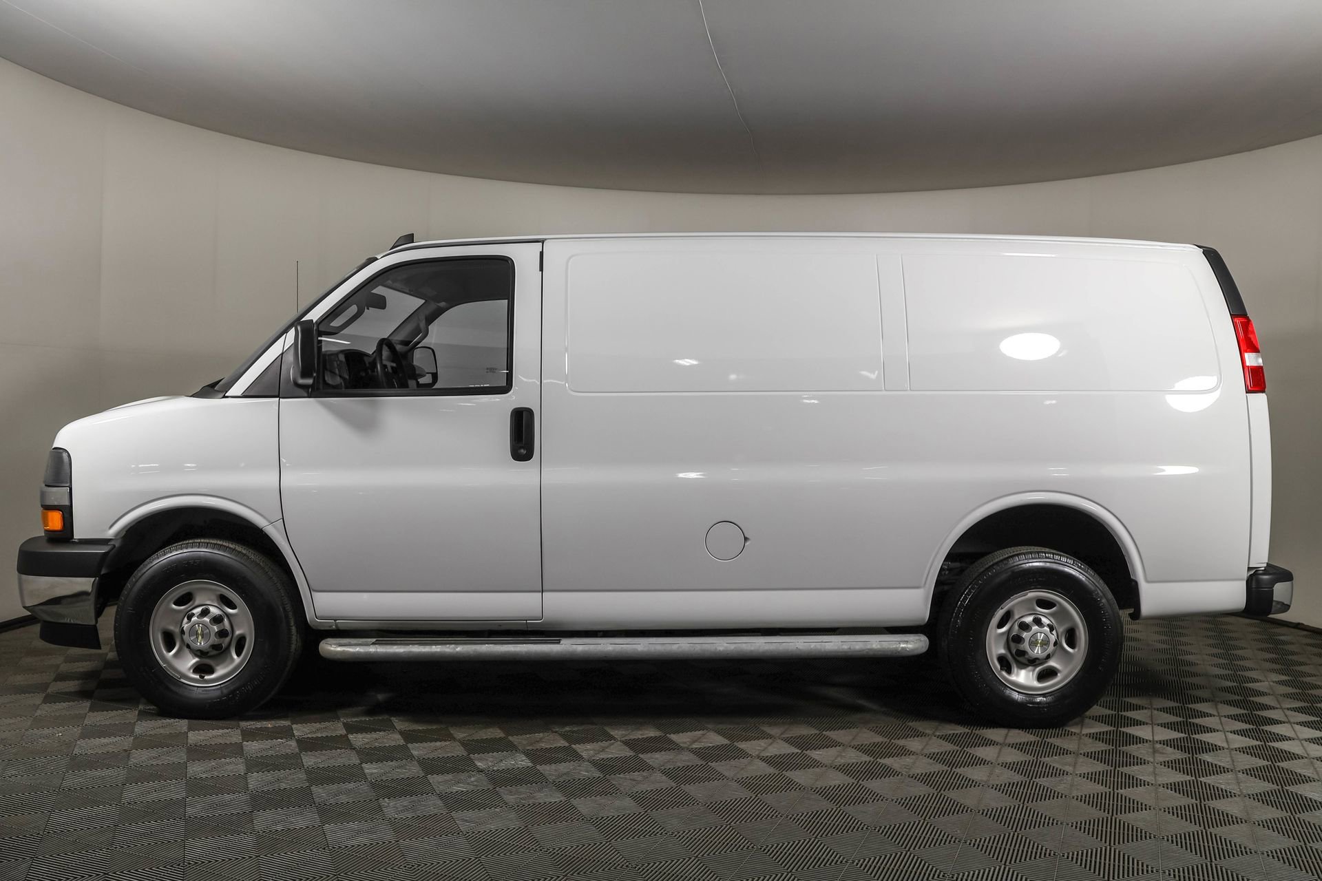 2023 Chevrolet Express Cargo Van 2500 photo 4