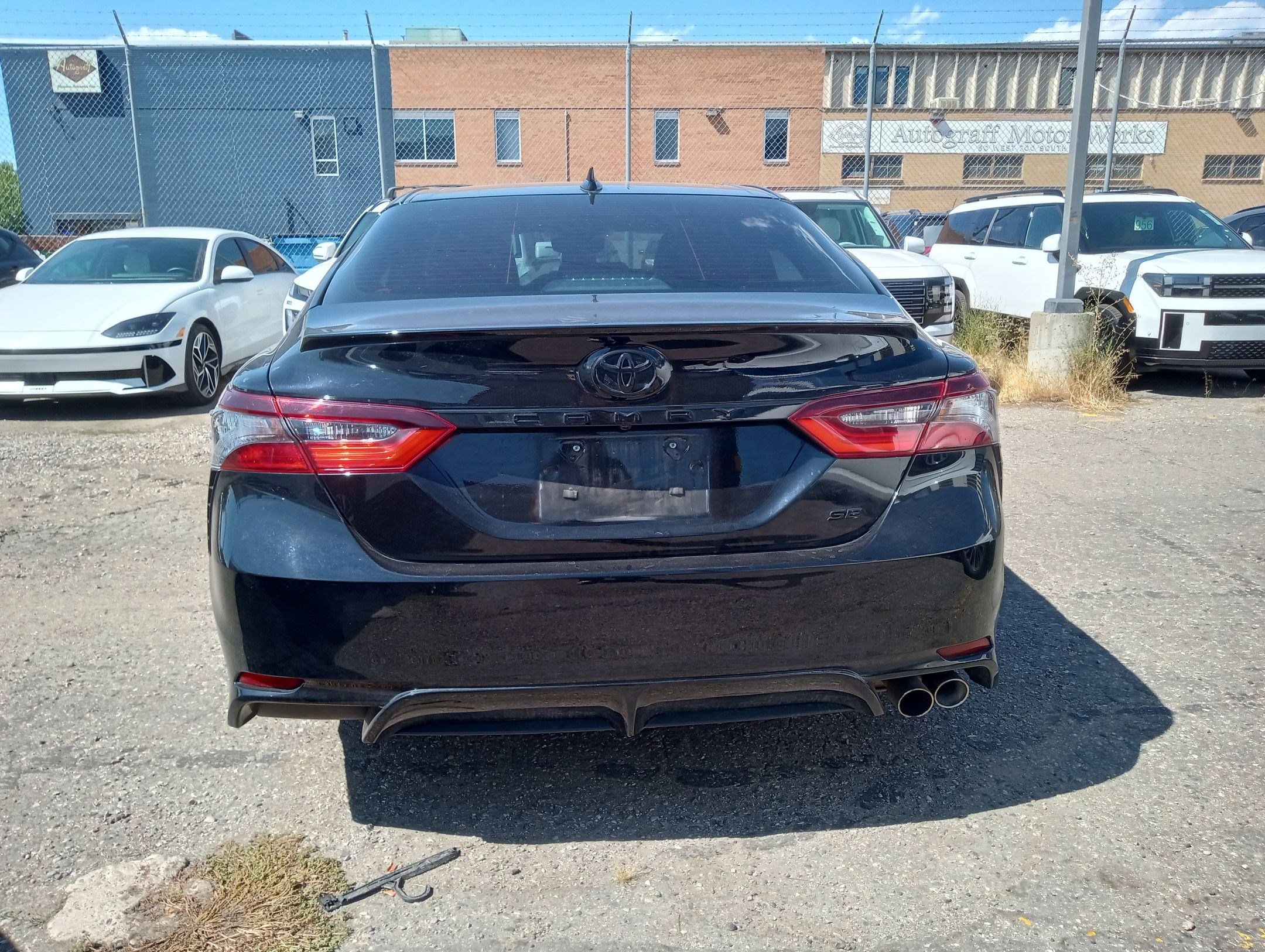 2023 Toyota Camry SE photo 4