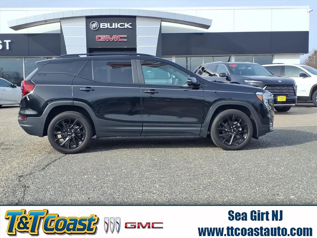 2023 GMC Terrain SLE's photo