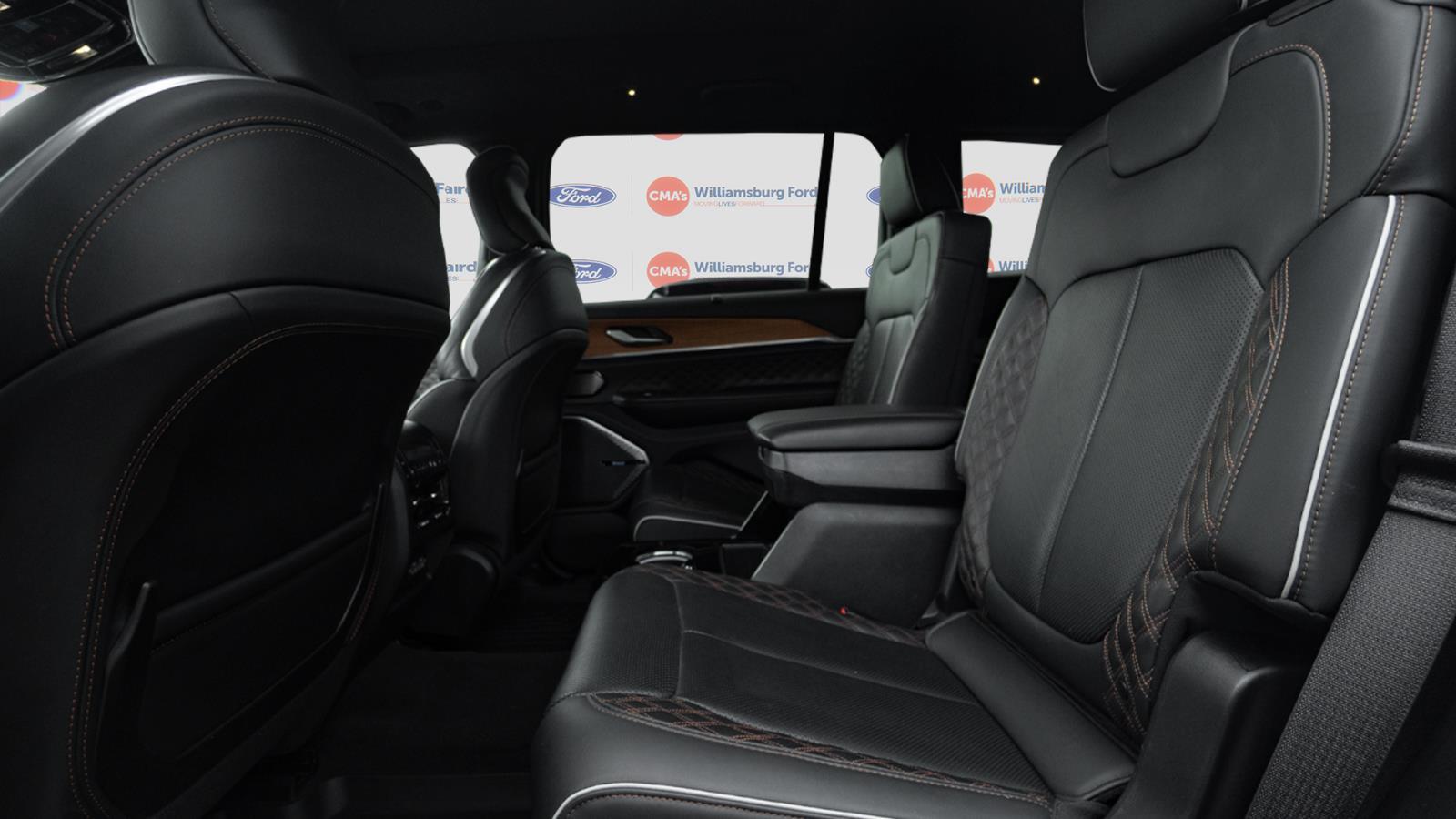 2023 Jeep Grand Cherokee L Summit Reserve photo 5