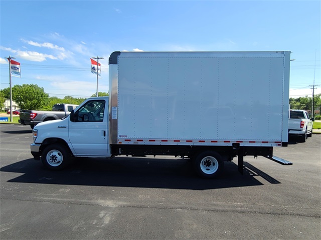 2025 Ford E-350 Base photo 7