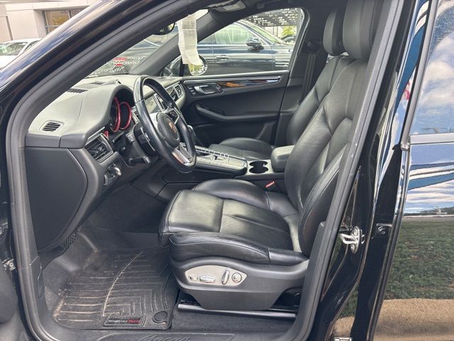2017 Porsche Macan Base photo 5