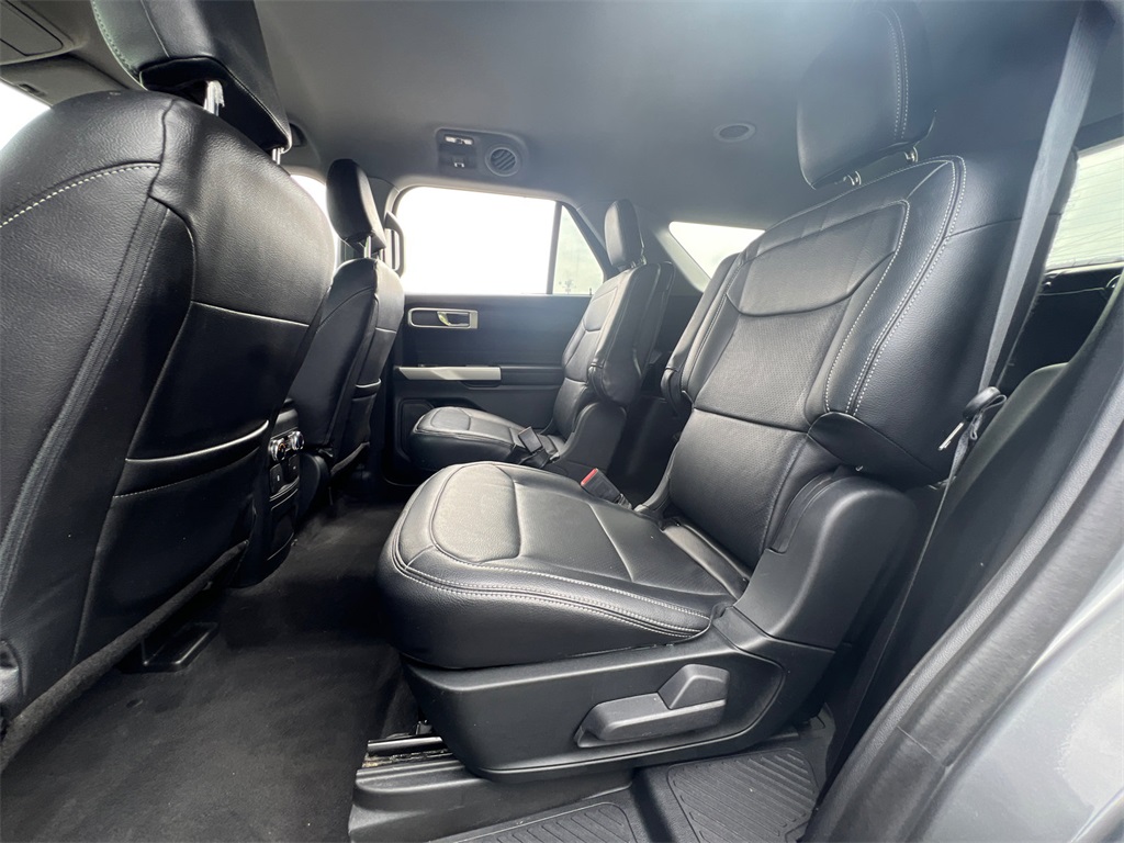 2022 Ford Explorer XLT photo 26