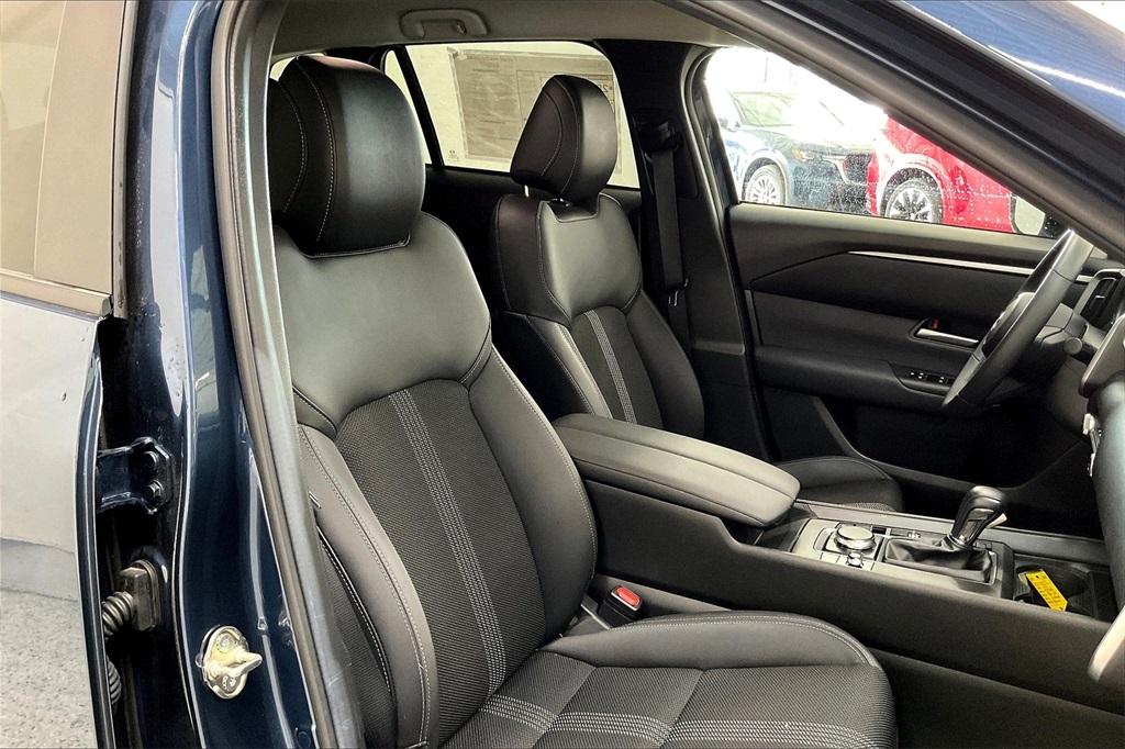 2025 Mazda CX-50 2.5 Select photo 5