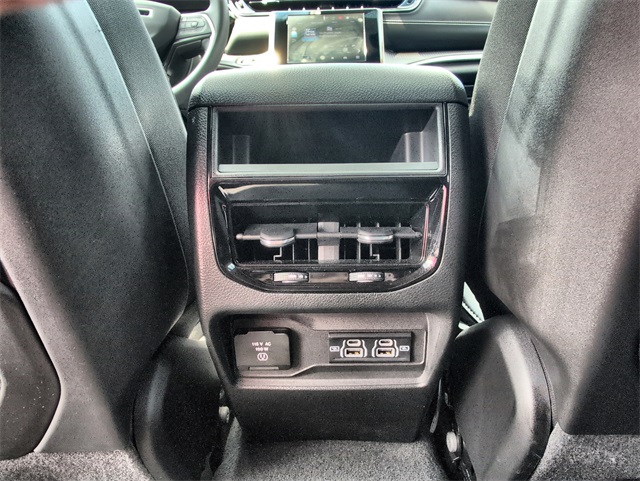 2023 Jeep Grand Cherokee Altitude photo 20