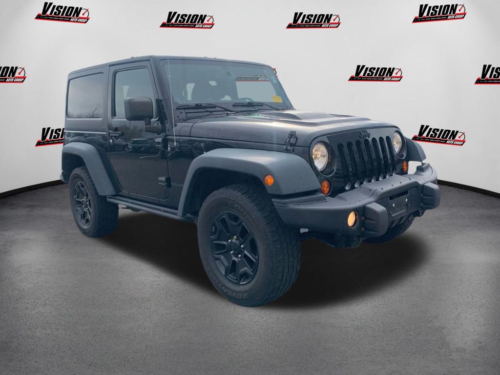 2013 Jeep Wrangler Sahara photo 3